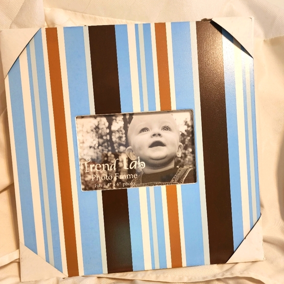 Kids Photo Frame Trend Lab Nursery Decor Wall Hanging Brown Blue White 4x6 New - Picture 1 of 1